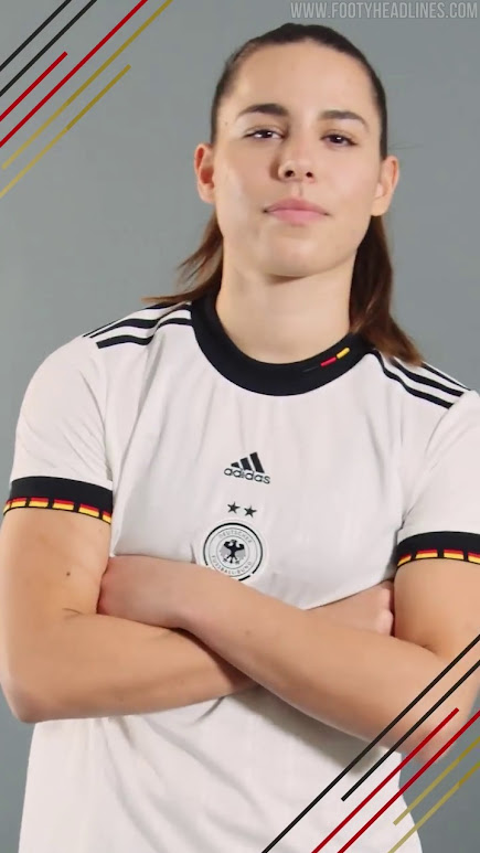 Đội bóng nam cửa Đức mặc áo đấu ủng hộ đội nữ