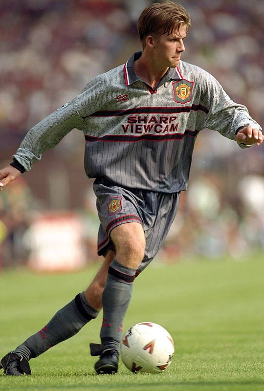 Áo đấu Beckham 24 Manchester United 1995-1996 away shirt jersey grey