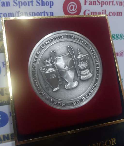 Treble 1998-1999 Manchester United medal Commemorative Royal Selangor