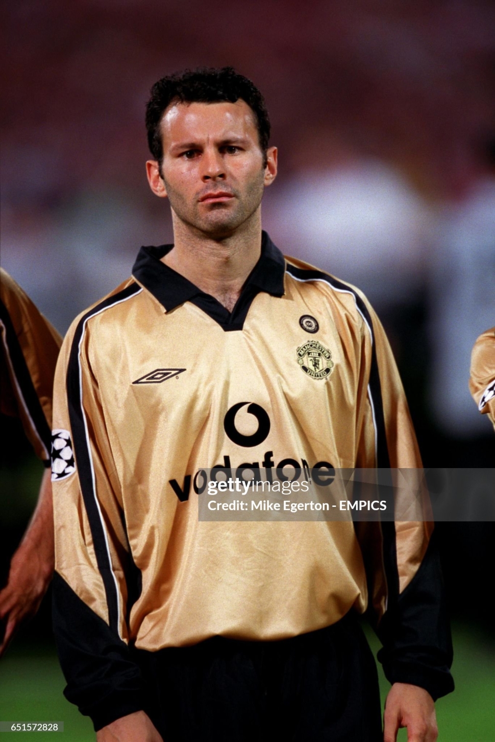 Áo Giggs 11 Manchester United 2001-2002 away third Community Shield