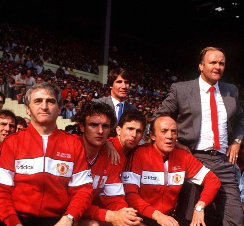 Áo khoác Manchester United 1985 retro red jacket anthem