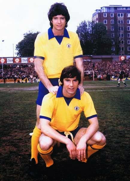 Áo đấu Manchester United 1972-1974 third shirt jersey yellow retro