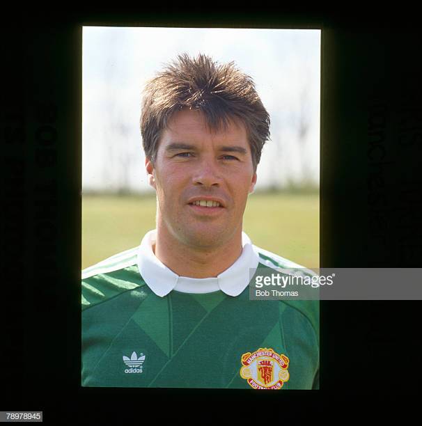 Áo thủ môn Manchester United 1986-1989 home goalkeeper green shirt