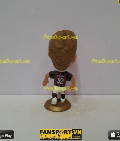 Tượng David Beckham 32 AC Milan 2009 2010 home black red kodoto ball