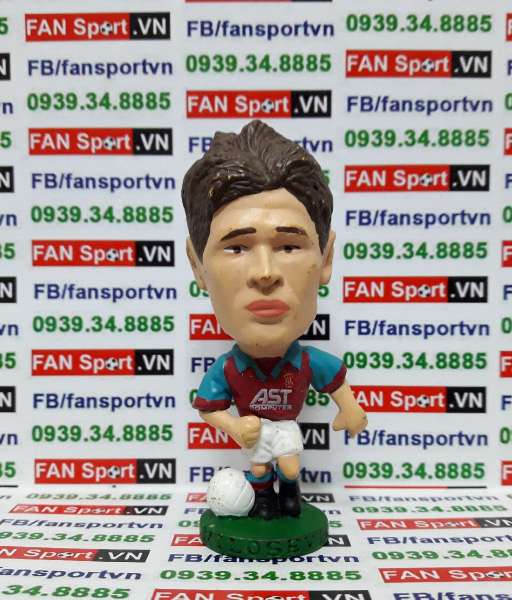 Tượng Savo Milosevic Aston Villa 1995-1997 home - corinthian PL183