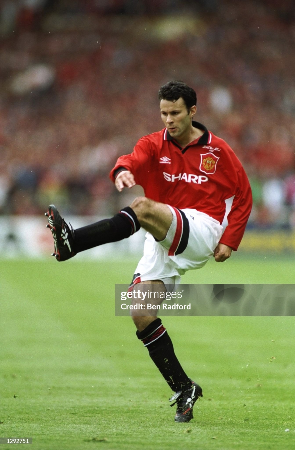 Áo đấu Giggs Manchester United FA Cup final 1995 home shirt 1994 1996