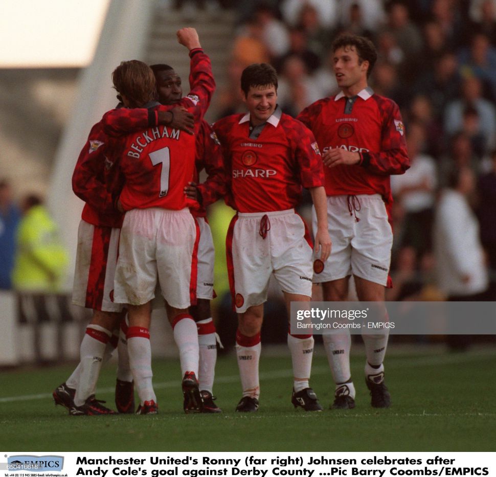Áo đấu Beckham 7 Manchester United 1996-1997-1998 home shirt red Umbro