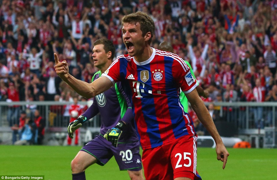 Áo đấu Muller #25 Bayern Munich 2014-2015 home shirt jersey red blue
