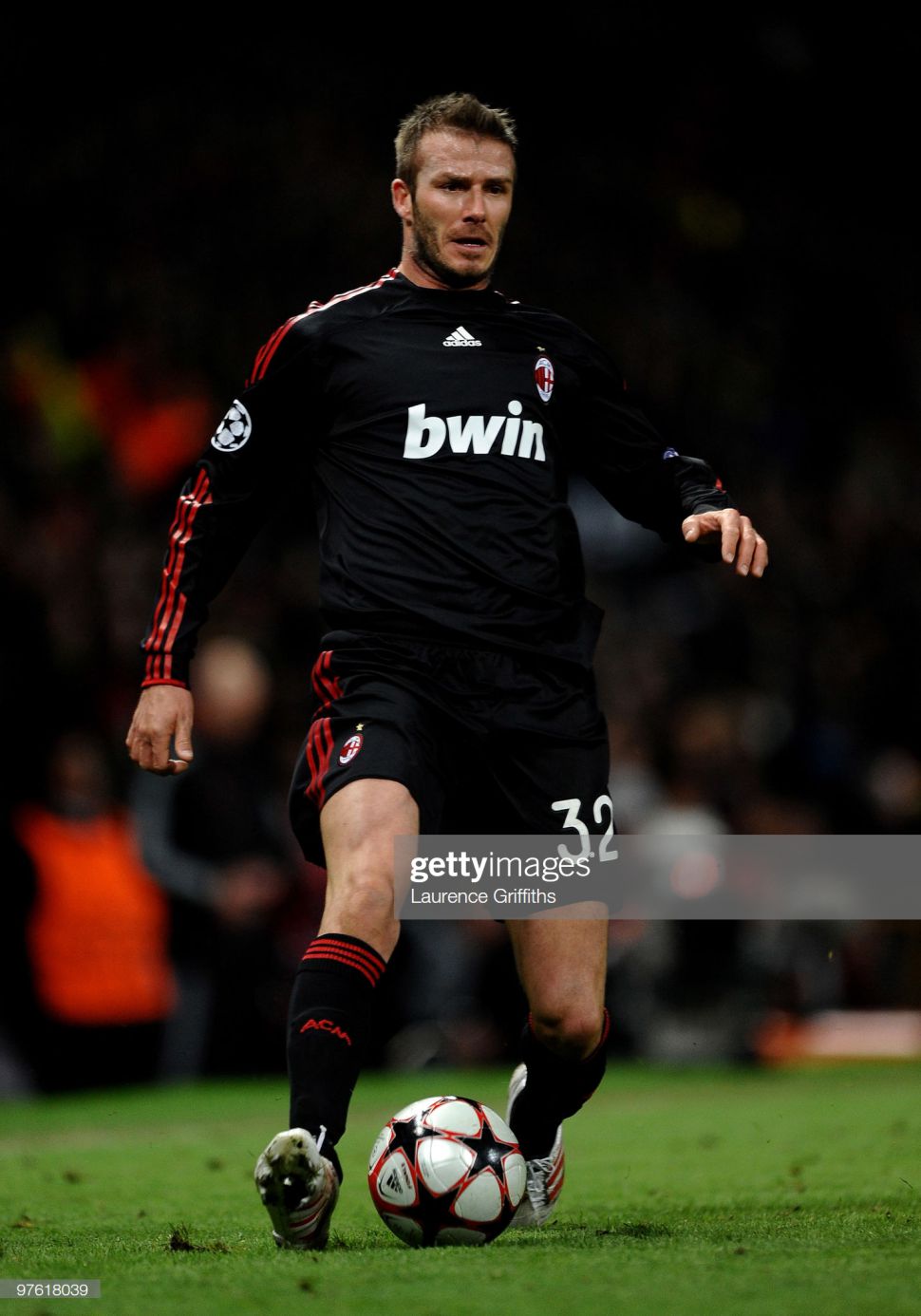Áo đấu Beckham #32 AC Milan 2009-2010 third shirt jersey black