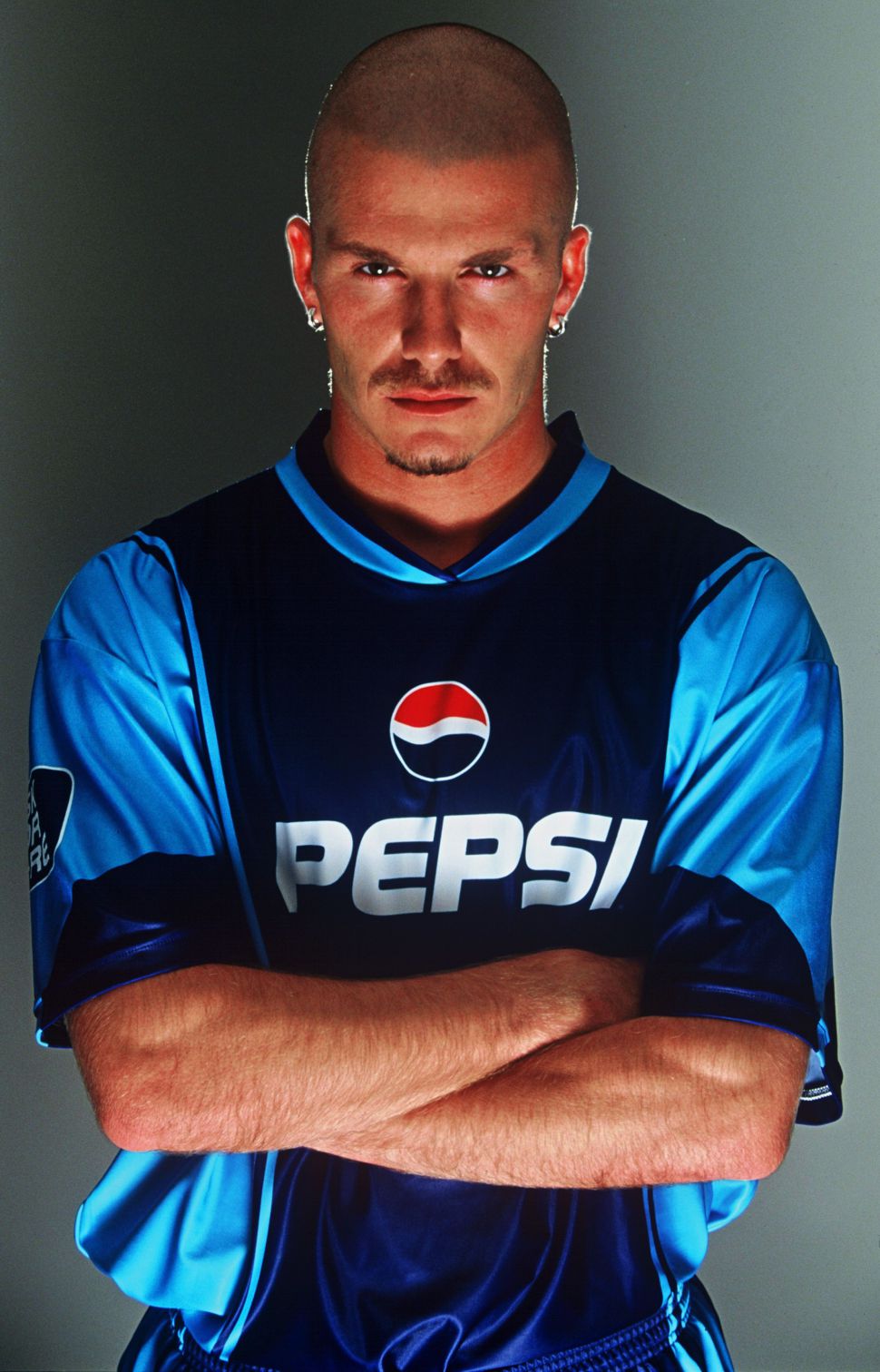Áo đấu Beckham #7 Pepsi 2001 blue shirt signed