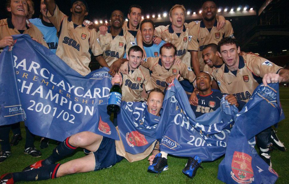 Box Arsenal 2001-2002 double winners Celebration pack corinthian 0341