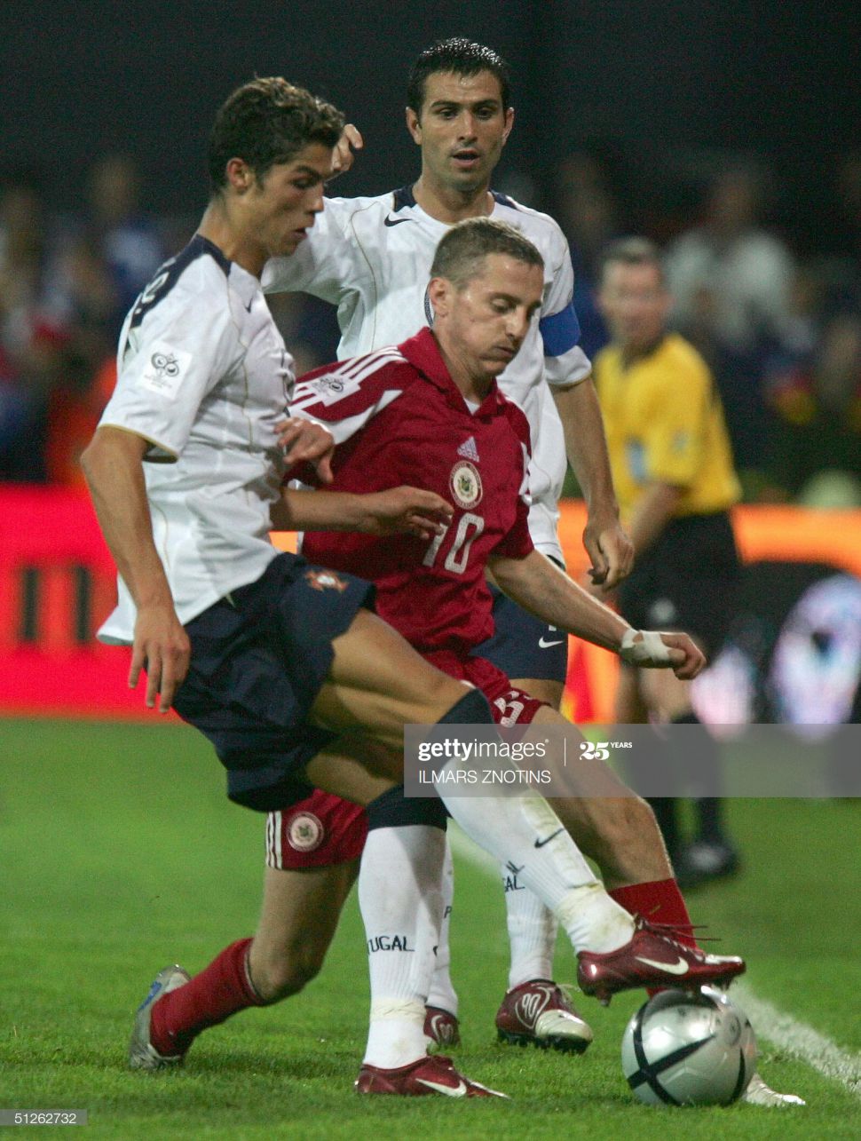 Áo Ronaldo 17 Portugal 2004-2005-2006 away shirt jersey white 116610