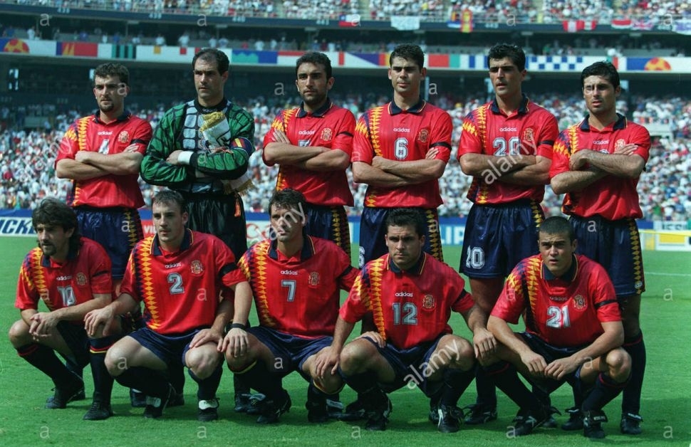 Áo Spain 1994-1995-1996 home shirt jersey red T-Shirt X27970 Adidas
