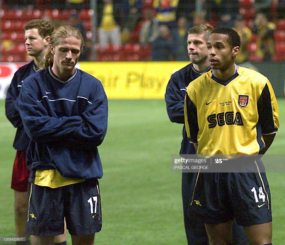 Áo đấu Henry 14 Arsenal UEFA Cup final 2000 away shirt jersey red 1999