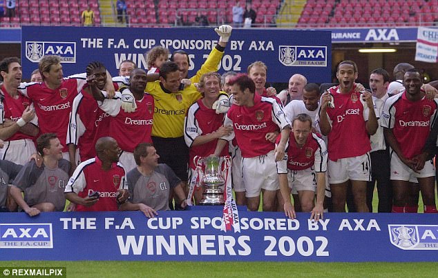 Cà vạt Arsenal Double 2001-2002 winner tie red