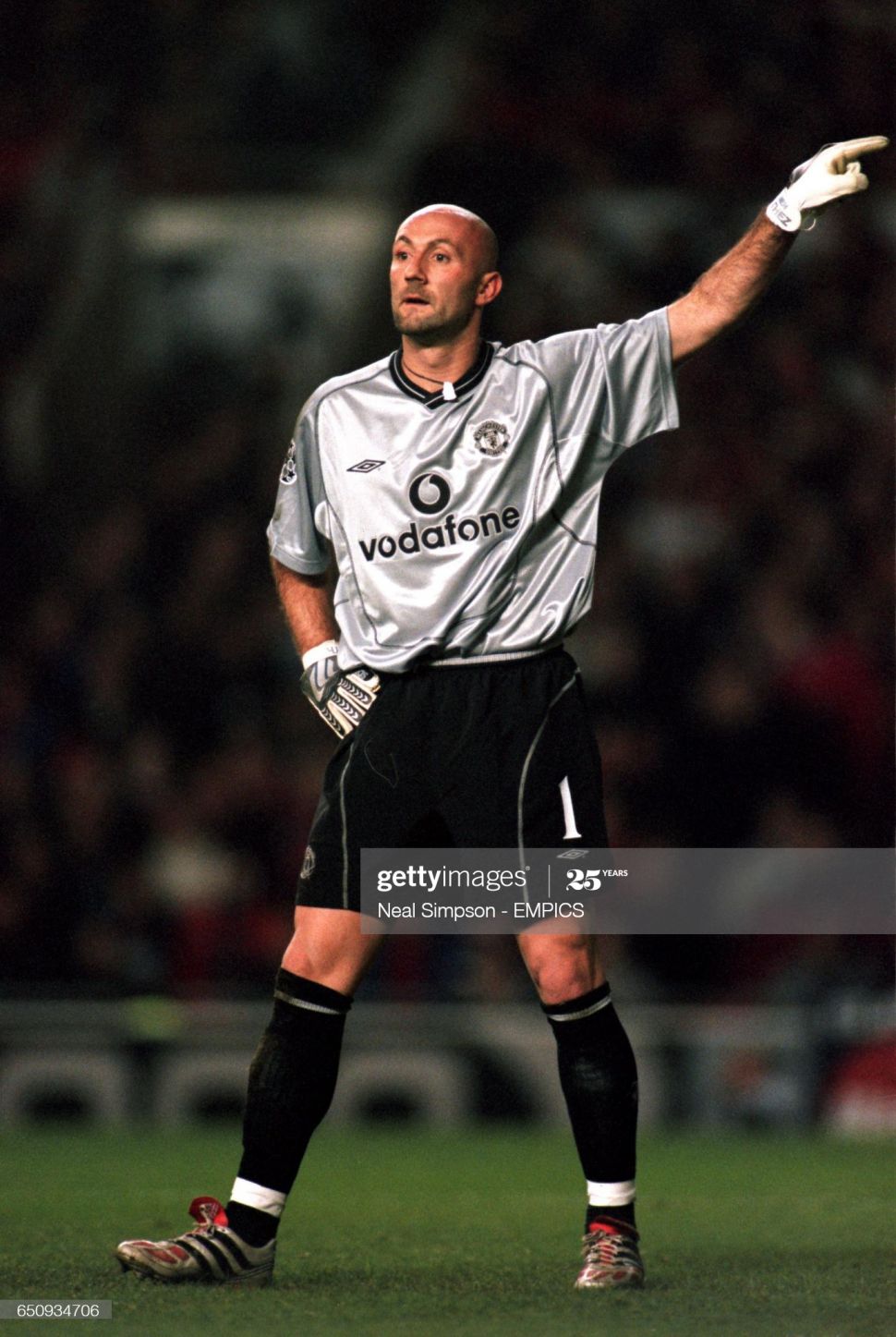 Áo GK Manchester United 2000-2001 away shirt jersey grey goalkeeper