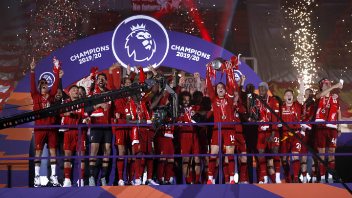 Bộ tượng Liverpool Champions 2019-2020 Premier League Soccerstarz 0955