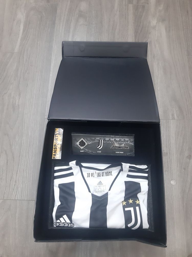 Box áo Juventus 2021 2022 home 10 year at home Allianz GS1442 adidas S