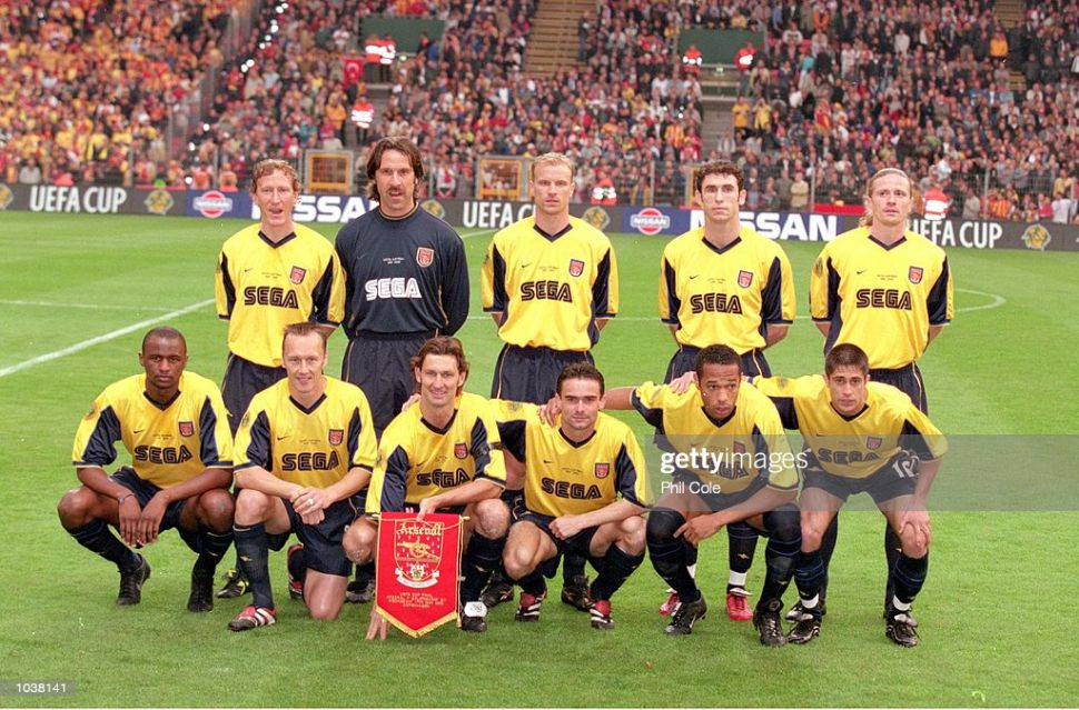 Áo Bergkamp 10 Arsenal UEFA Cup final 2000 away shirt jersey 1999