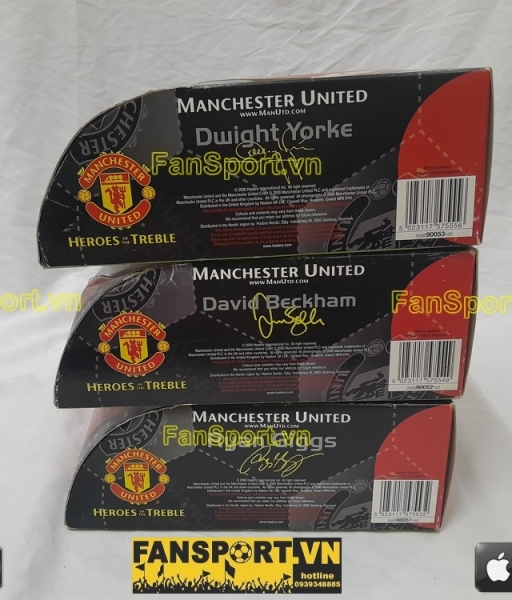 Set tượng Manchester United Hero Treble 1999 Beckham Giggs Yorke box