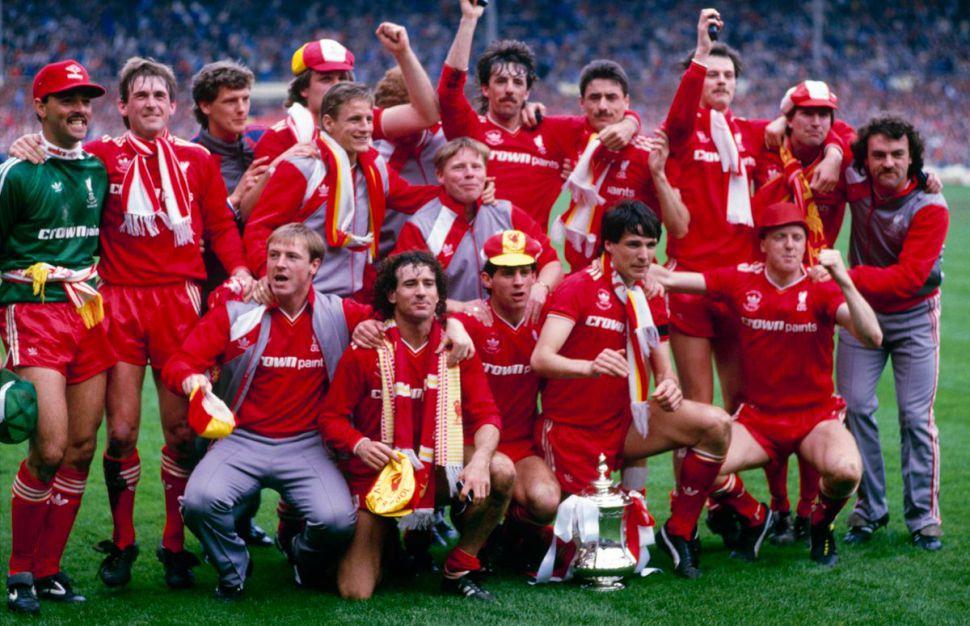 Box áo Dalglish 7 signed Liverpool 1985 1986 home double winner shirt