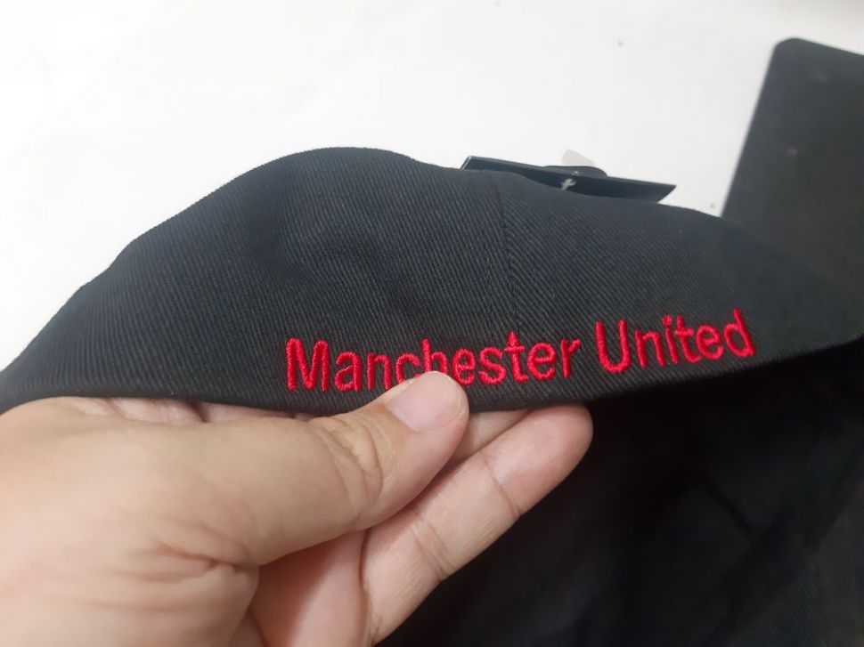 Nón Manchester United 2005-2006 black red cap hat original Nike BNWT