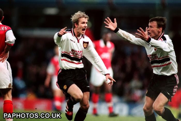Tượng Beckham 7 Manchester United 1997 1998 1999 away figure Treble