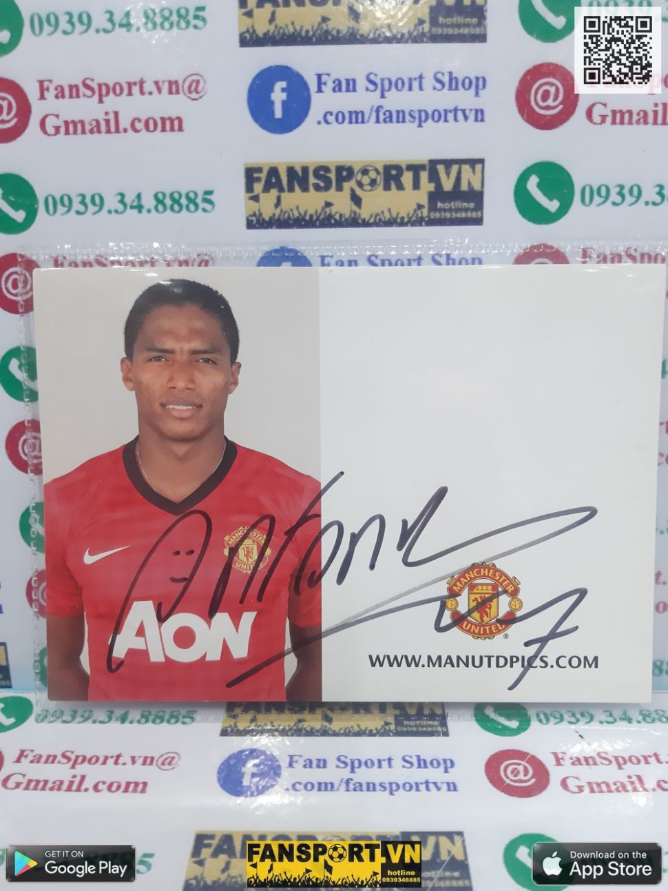Ảnh chữ ký Antonio Valencia Manchester United 2012 2013 home signed
