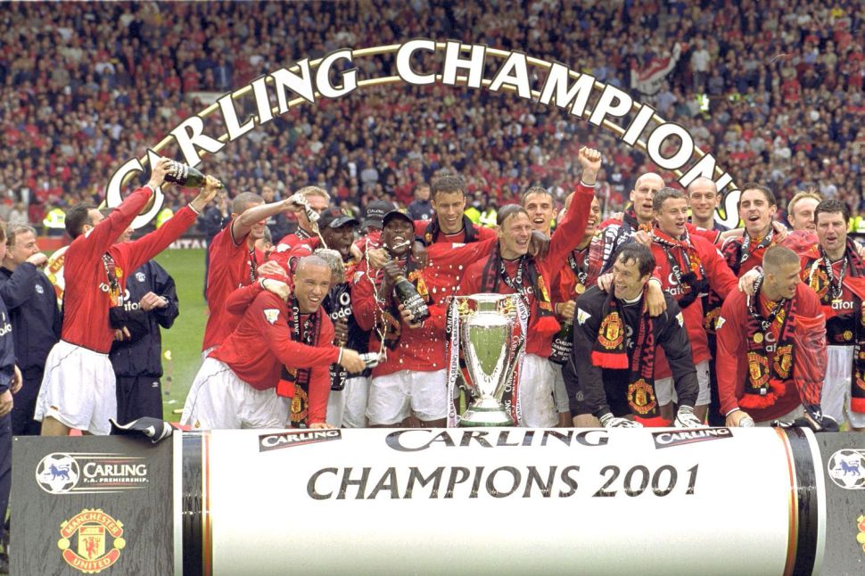 Bộ đồng hồ Manchester United FA Premier League 1998-2001 Champion 0237