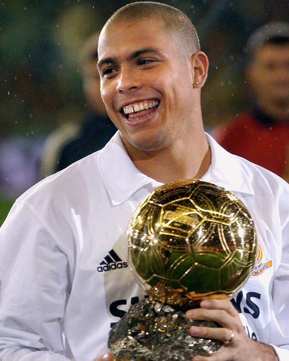 Tượng Ronaldo Ballon D'or 1997 2002 European Player of the Year PRO817