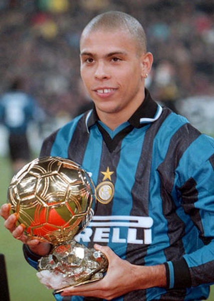 Tượng Ronaldo Ballon D'or 1997 2002 European Player of the Year PRO817
