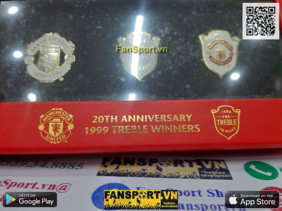 Badge Manchester United 20 Anniversary 1999 Treble Winners box set 3