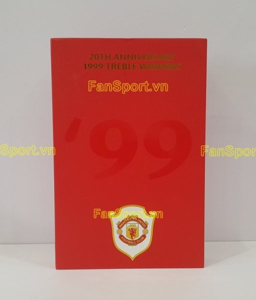 Badge Manchester United 20 Anniversary 1999 Treble Winners box set red