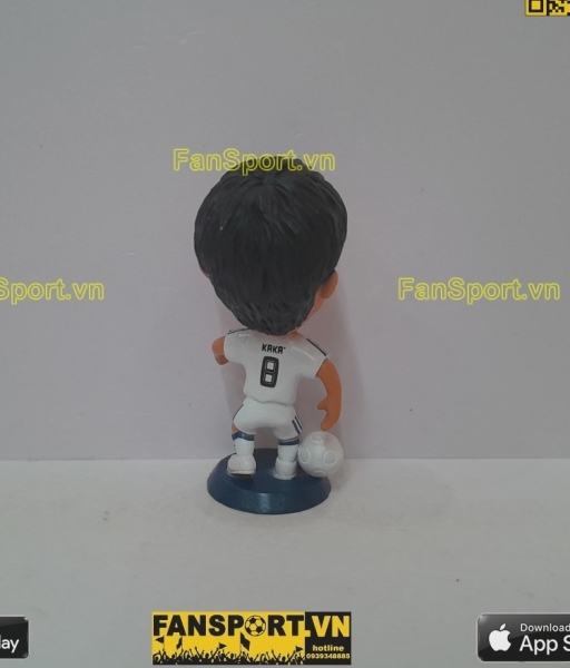 Tượng Kaka 8 Real Madrid 2010 2011 home white kodoto ball