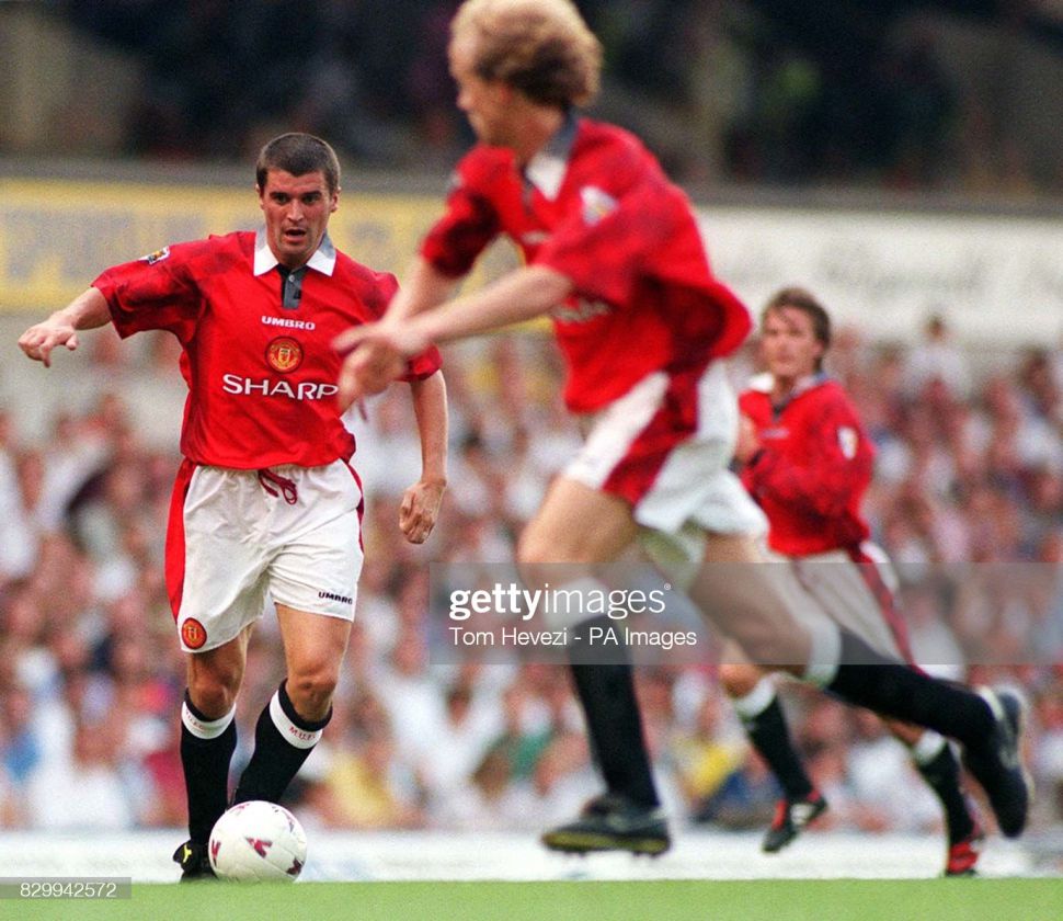 Quần cầu thủ Manchester United 1996 1997 1998 home white shorts Umbro