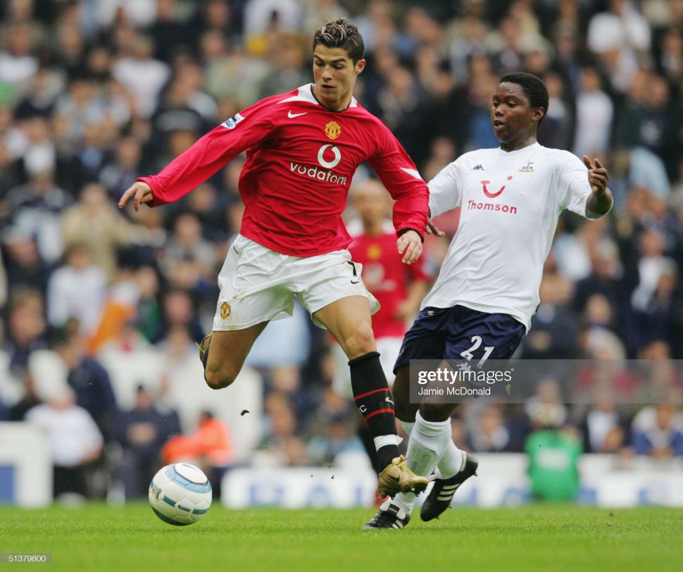 Quần cầu thủ Manchester United 2004-2006 home white shorts NIKE 118836