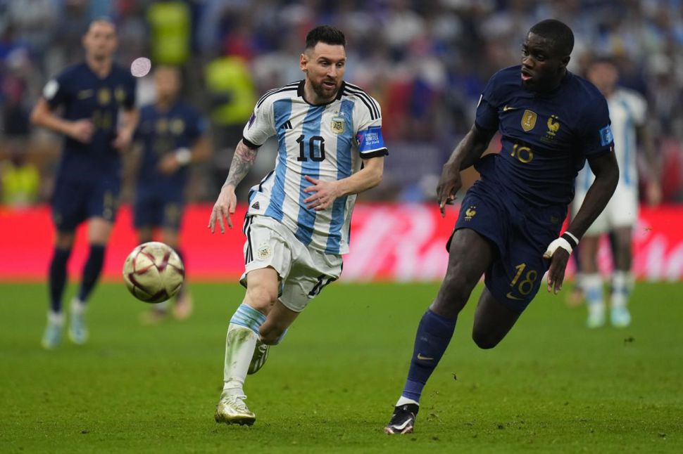 Áo Messi 10 Argentina World Cup Final 2022 home shirt jersey HF2158