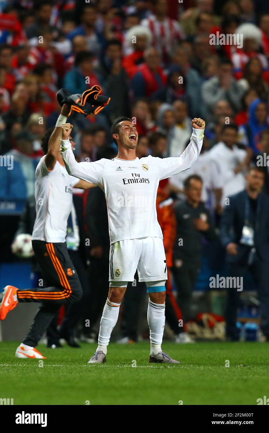 Quần thi đấu Real Madrid 2015-201 home white shorts S18149 Adidas