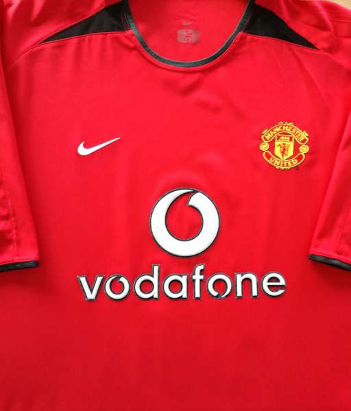 Logo tài trợ Vodafone white Manchester United 2000-2004 home shirt