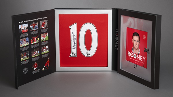 Box 309/400 áo Manchester United Rooney 400 match hand signed limited