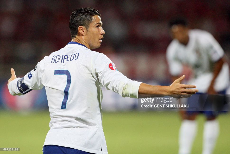 Áo Ronaldo Portugal 2014 2015 2016 away white shirt jersey 577987 Nike