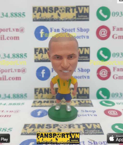 Tượng Roberto Carlos 6 Brazil 2002 2003 2004 home yellow soccerwe