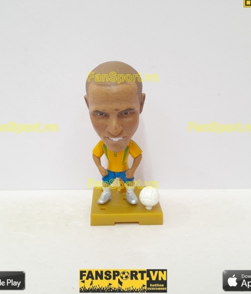 Tượng Roberto Carlos 6 Brazil 2002 2003 2004 home yellow soccerwe plus