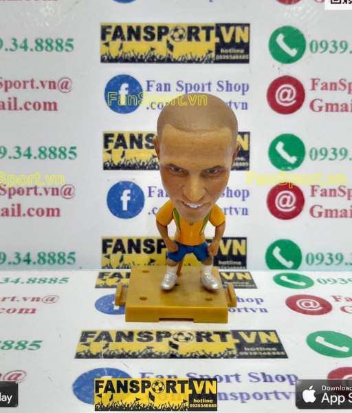 Tượng Roberto Carlos 6 Brazil 2002 2003 2004 home yellow soccerwe plus