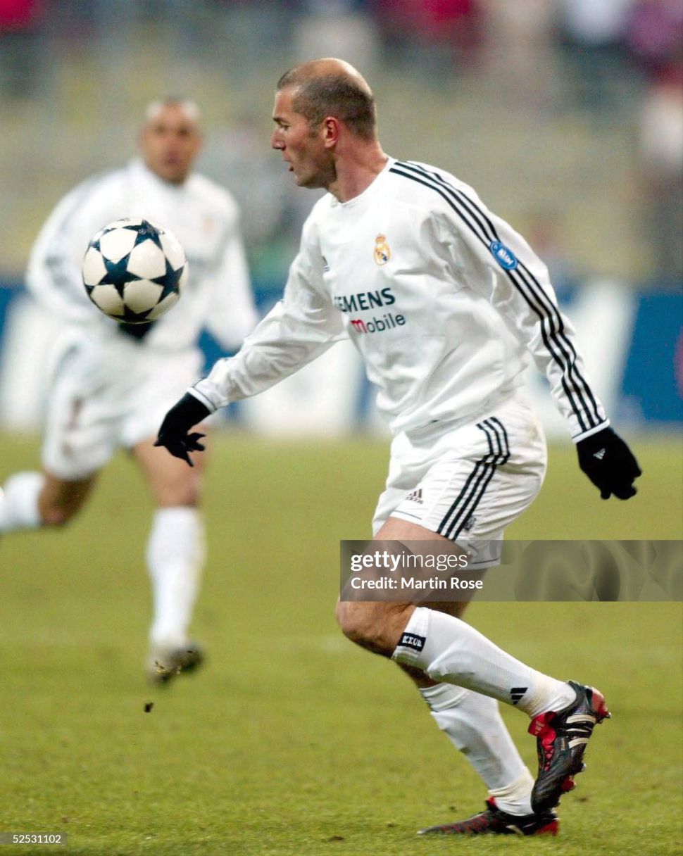 Áo đấu Zidane 5 Real Madrid 2003-2004 home shirt jersey 913869 Adidas