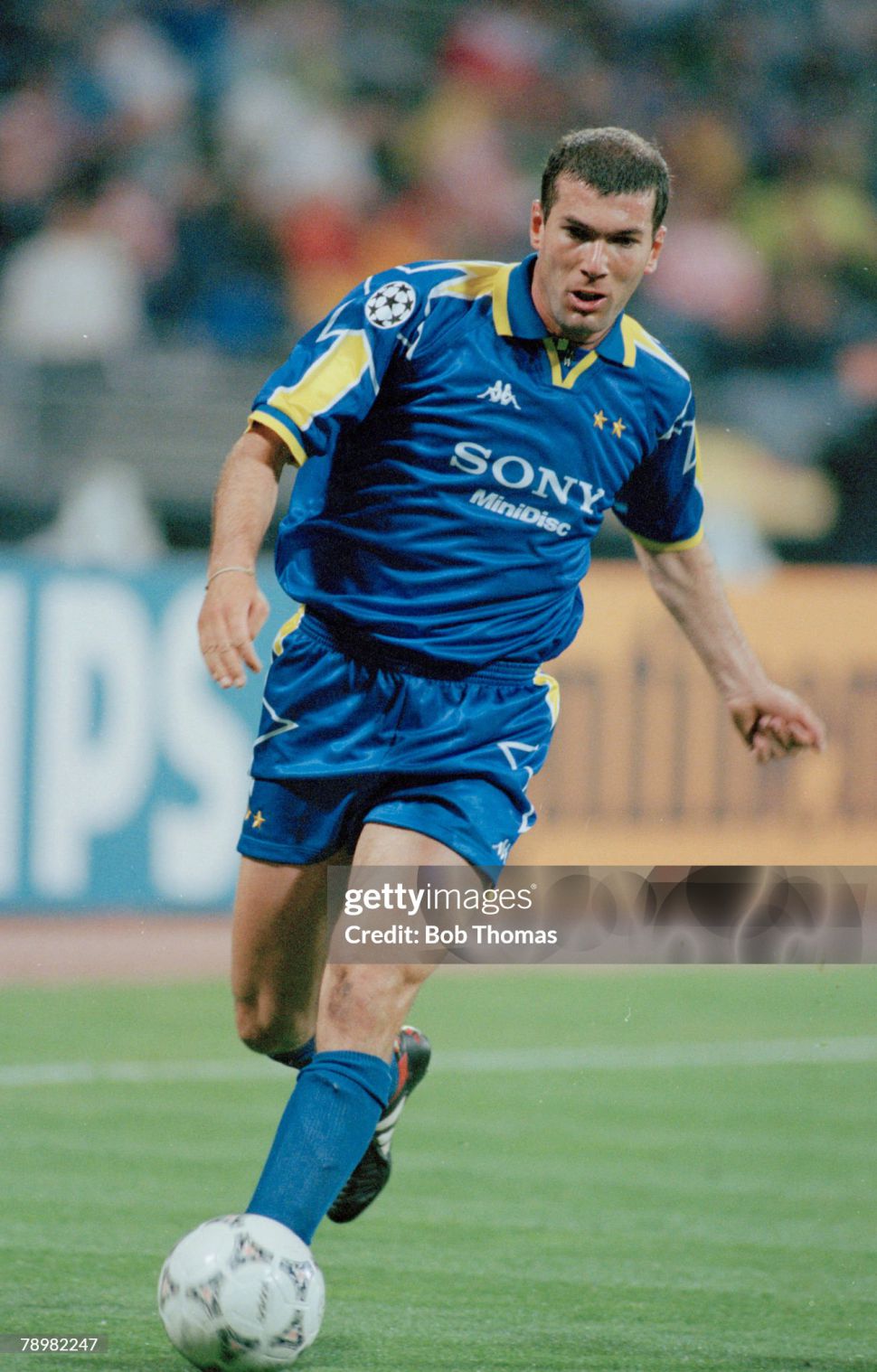 Tượng Zidane Juventus 1997-1998 third corinthian Select 500 PRO1738