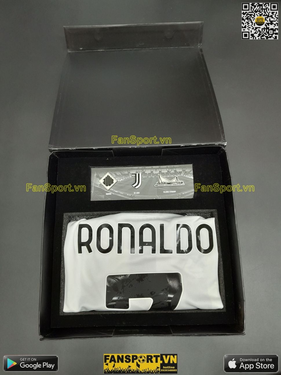 Box áo Ronaldo Juventus 2021 2022 home 10 year at home Allianz GS1442