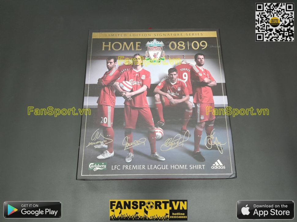 Box Liverpool 2008 2009 2010 home shirt limited Torres, Gerrard signed