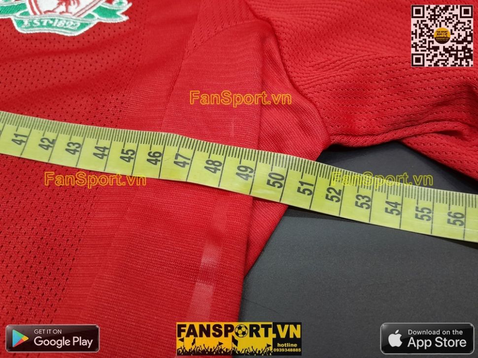 Box Liverpool 2008 2009 2010 home shirt limited Torres, Gerrard signed