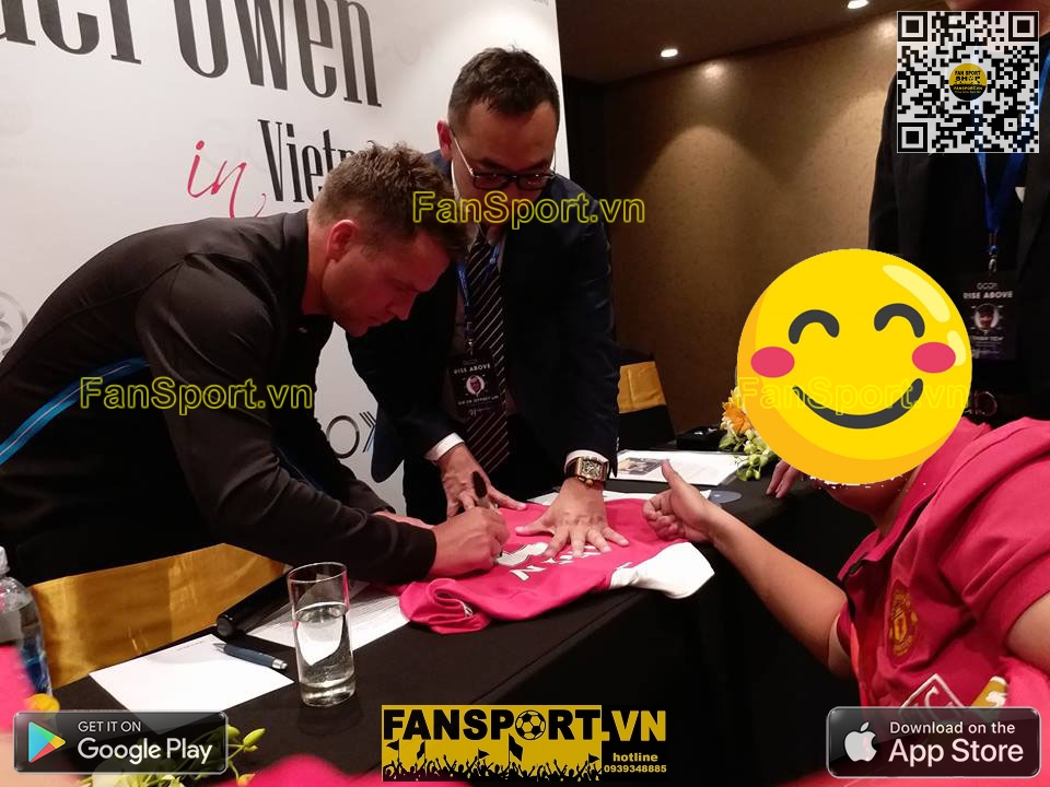 Ảnh chữ ký Michael Owen Manchester United 2009-2010 home signed hand